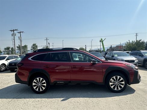 Used 2025 Subaru Outback Limited AWD/4WD image 45