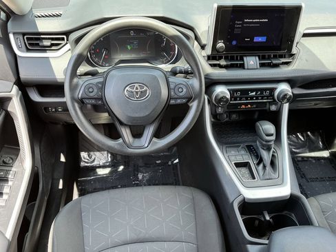 Used 2024 Toyota RAV4 XLE FWD image 10