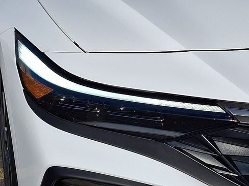 Certified 2025 Hyundai Elantra Sport image 10