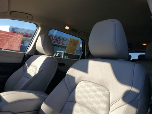 Used 2023 Nissan Pathfinder SV image 26