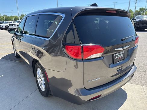 Used 2023 Chrysler Voyager LX FWD image 7