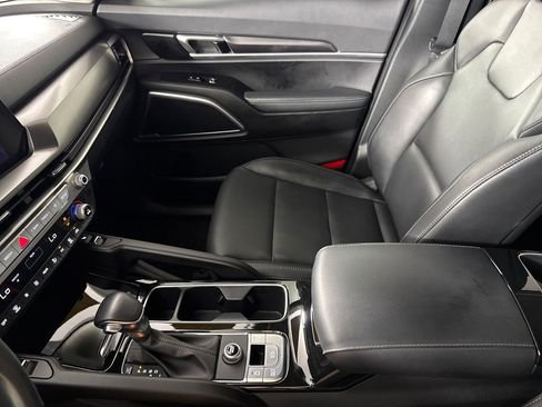 Used 2024 Kia Telluride S FWD image 20