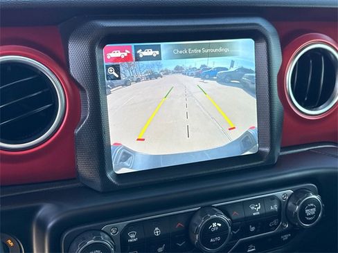 Used 2022 Jeep Gladiator Rubicon w/ Cold Weather Group image 25