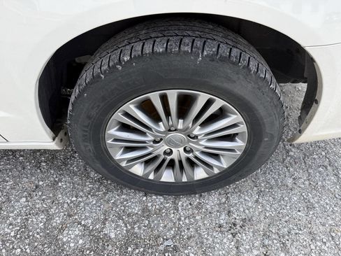 Used 2013 Chrysler Town & Country Touring-L w/ Driver Convenience Group FWD image 10