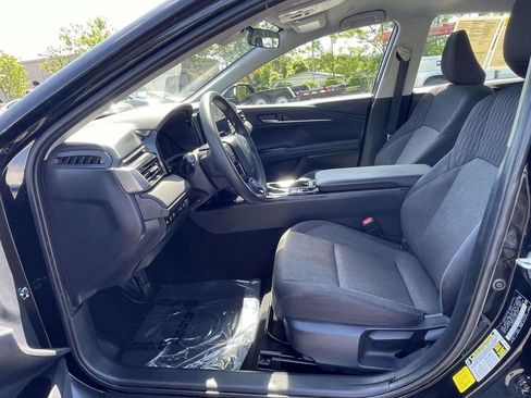 Used 2025 Toyota Camry LE FWD image 21