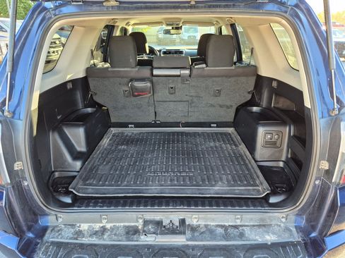Used 2023 Toyota 4Runner SR5 AWD/4WD image 31