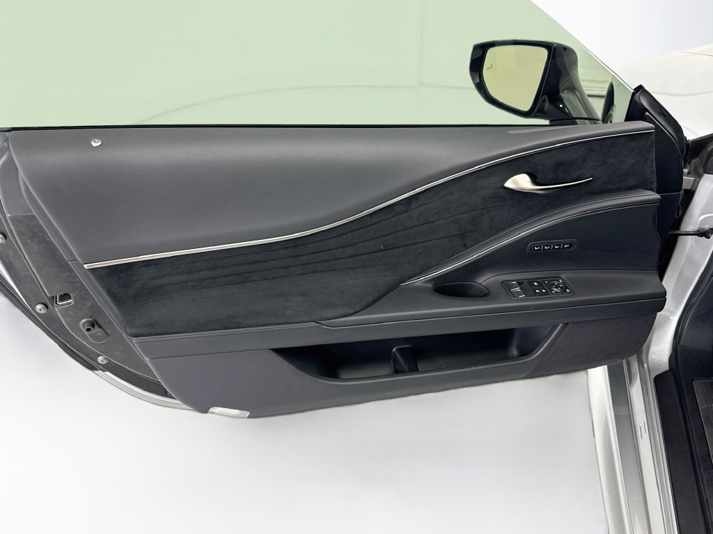Used 2019 Lexus LC 500 Coupe w/ Carbon Fiber Package RWD image 23
