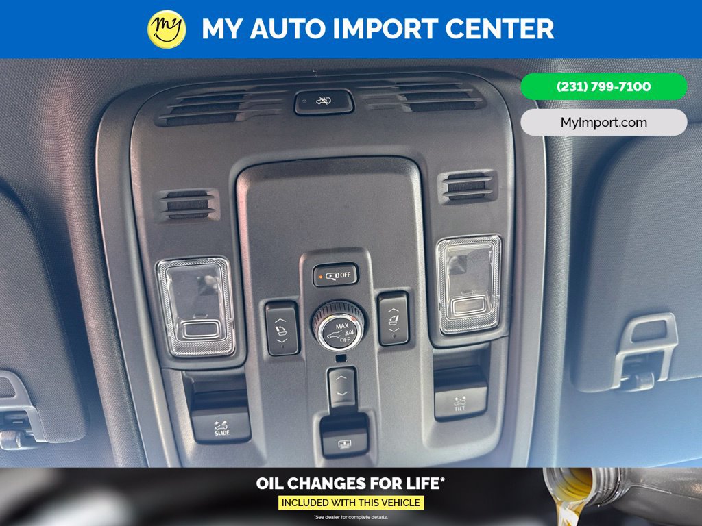 Used 2025 GMC Yukon XL AT4 Ultimate AWD/4WD image 24
