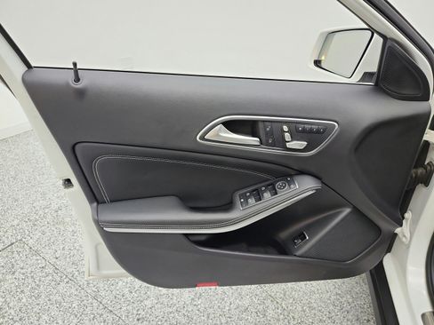 Used 2019 Mercedes-Benz GLA 250 image 14