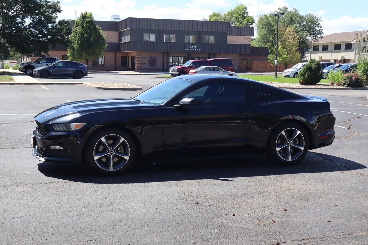 Used 2016 Ford Mustang Coupe w/ Equipment Group 051A RWD image 10