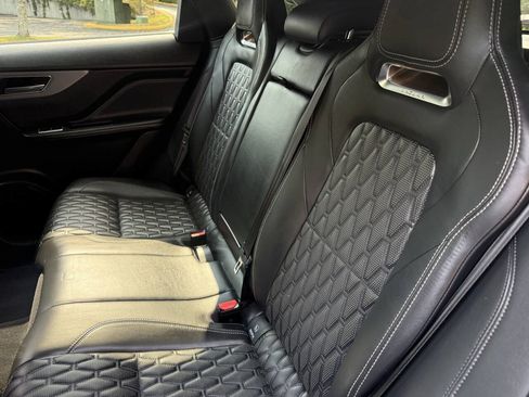 Used 2019 Jaguar F-PACE SVR AWD/4WD image 16