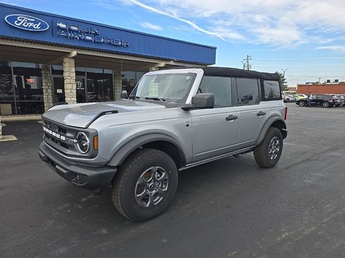 Used 2024 Ford Bronco Big Bend image 7