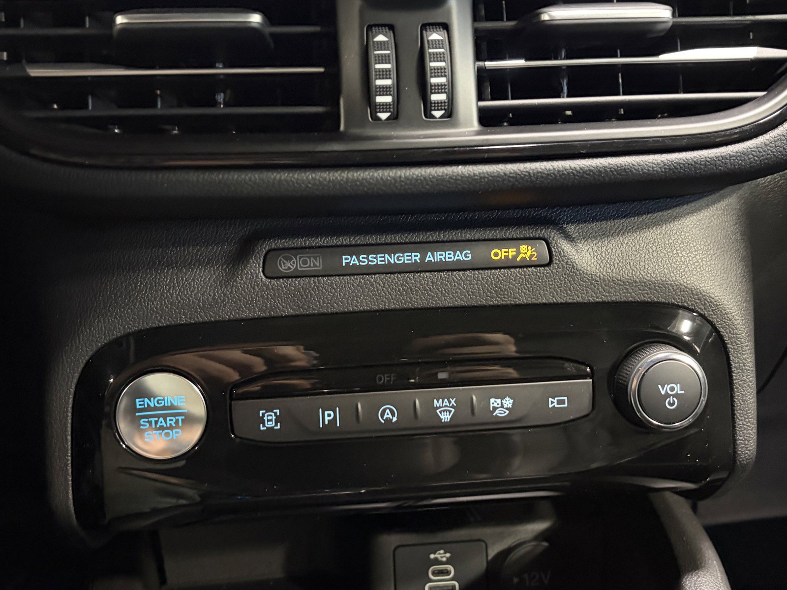 Used 2024 Ford Escape ST-Line Elite w/ Premium Technology Package AWD/4WD image 14