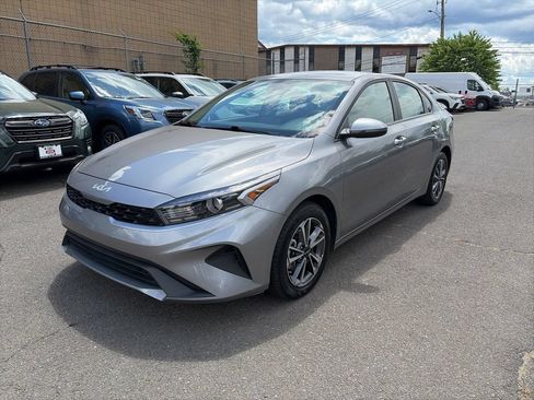 Used 2024 Kia Forte LXS w/ LXS Technology Package FWD image 1