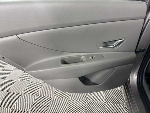 Used 2022 Hyundai Elantra SEL image 22