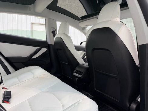 Used 2021 Tesla Model 3 Long Range image 17