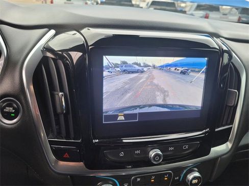 Used 2023 Chevrolet Traverse LT image 25