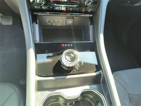 New 2025 Jeep Grand Cherokee Laredo X w/ Luxury Tech Group I image 19