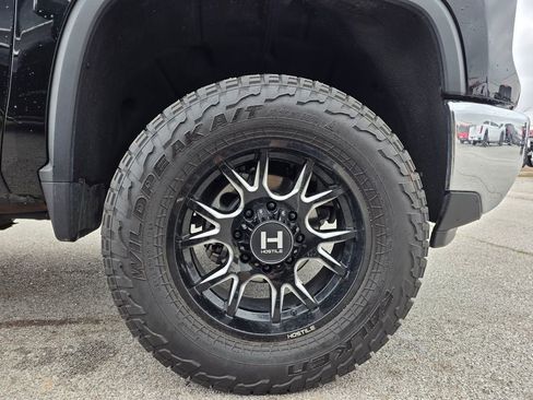 Used 2024 Chevrolet Silverado 2500 LTZ w/ LTZ Premium Package image 29