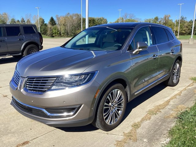 Used 2016 Lincoln MKX Reserve w/ Luxury Package AWD/4WD image 2