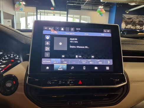 Used 2022 Jeep Compass Limited image 22