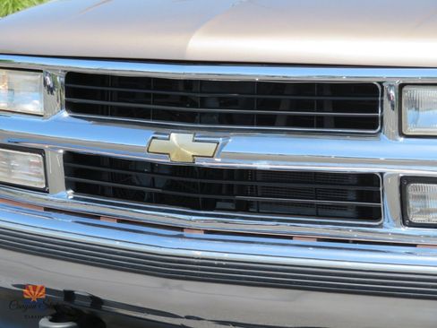 Used 1996 Chevrolet Suburban 2500 AWD/4WD image 39
