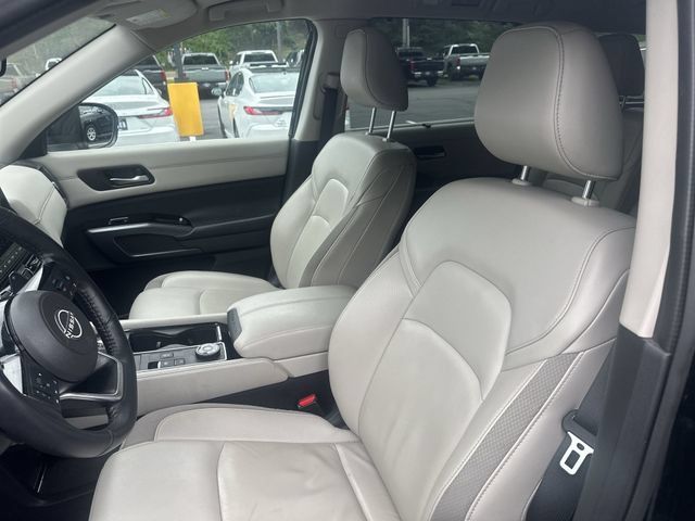 Used 2023 Nissan Pathfinder SL AWD/4WD image 15