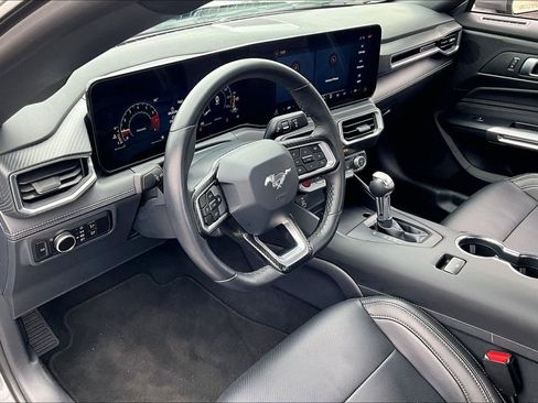 Used 2025 Ford Mustang Premium image 16