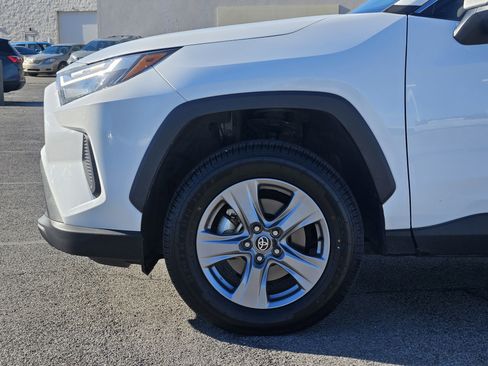 Used 2022 Toyota RAV4 XLE image 8