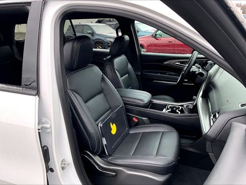 Used 2026 Chevrolet Traverse LT image 11