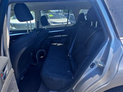 Used 2010 Subaru Outback 2.5i Premium AWD/4WD image 11