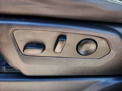 Used 2023 Chevrolet Silverado 1500 ZR2 w/ Technology Package image 13