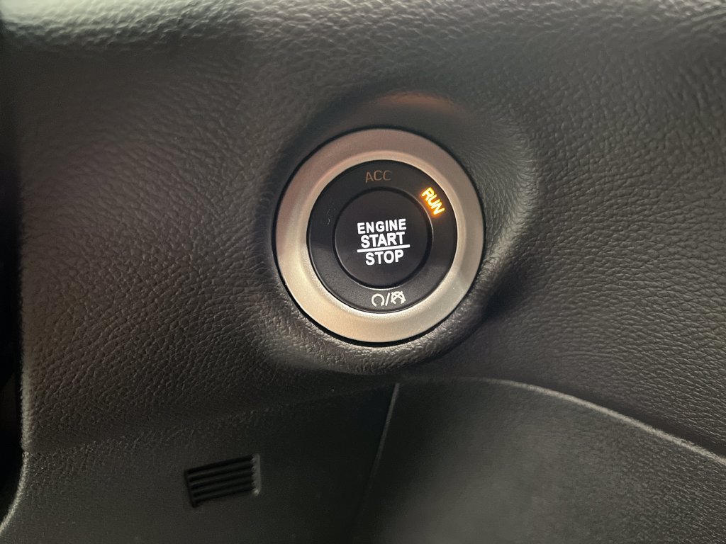 Used 2025 Chrysler Pacifica Select FWD image 58