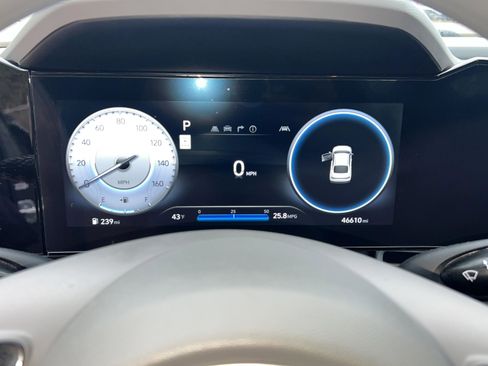 Certified 2024 Hyundai Elantra SEL image 10