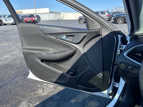 Used 2024 Chevrolet Malibu LT image 17