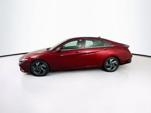 Used 2025 Hyundai Elantra Limited FWD image 4