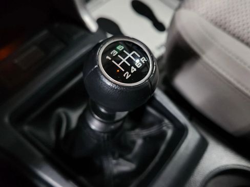 Used 2017 Subaru Forester 2.5i image 33