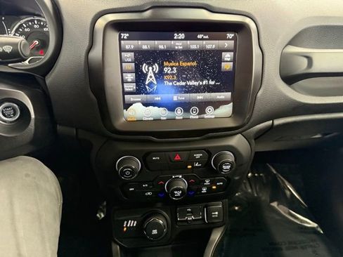 Used 2023 Jeep Renegade Latitude image 19