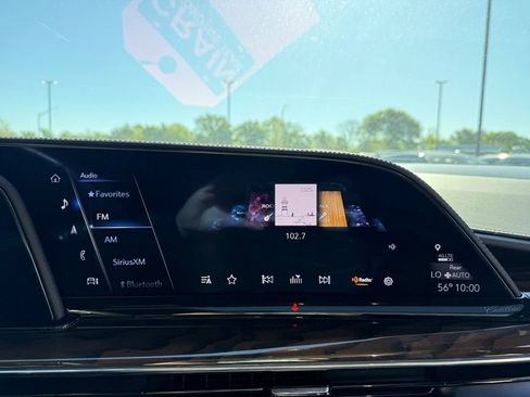 Used 2023 Cadillac Escalade Sport Platinum w/ LPO, ONYX Package AWD/4WD image 15