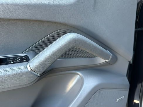 Used 2022 Porsche Cayenne E-Hybrid Coupe image 18