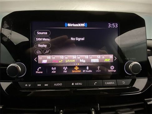 Used 2022 Nissan Pathfinder SV image 16