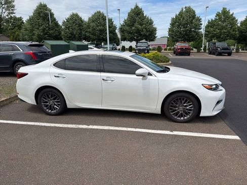 Used 2018 Lexus ES 350 w/ Navigation System Package FWD image 4