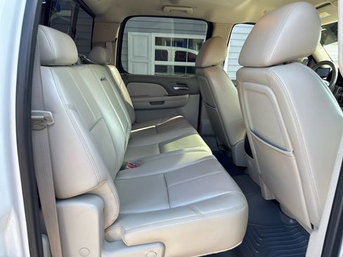 Used 2011 Chevrolet Silverado 2500 LTZ w/ LTZ Plus Package image 13