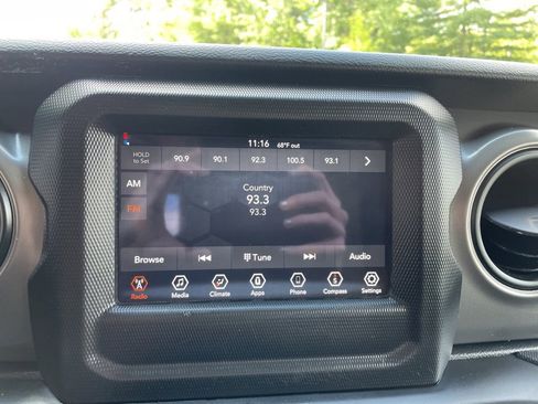 Used 2022 Jeep Gladiator Sport image 22