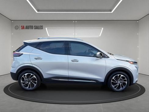 Used 2023 Chevrolet Bolt EUV Premier FWD image 6