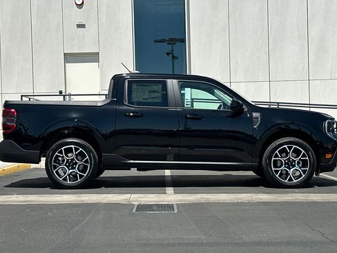 New 2025 Ford Maverick Lariat image 2