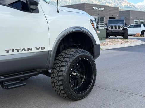 Used 2021 Nissan Titan Platinum Reserve w/ Moonroof Package AWD/4WD image 6