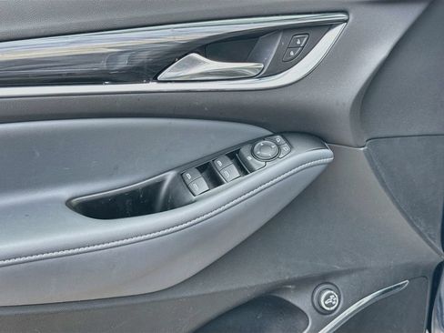 Used 2023 Buick Enclave Essence AWD/4WD image 19