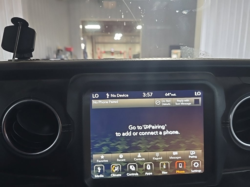 Used 2020 Jeep Gladiator Overland w/ Popular Equipment Package AWD/4WD image 5