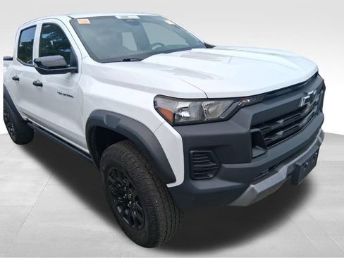 Used 2024 Chevrolet Colorado Trail Boss AWD/4WD image 14